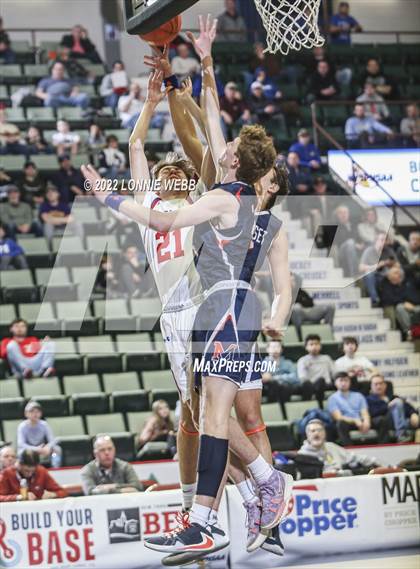 Thumbnail 1 in Manhasset vs New Hartford (NYSPHSAA Class A Final) photogallery.