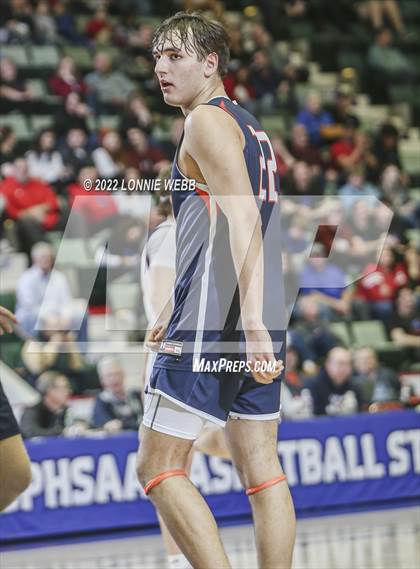 Thumbnail 2 in Manhasset vs New Hartford (NYSPHSAA Class A Final) photogallery.
