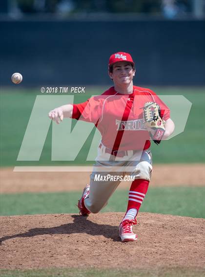 Thumbnail 3 in Dana Hills vs. Bountiful photogallery.