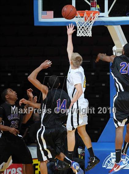 Thumbnail 1 in Bishop O'Dowd vs. Serra (CIF State D3 Final) photogallery.