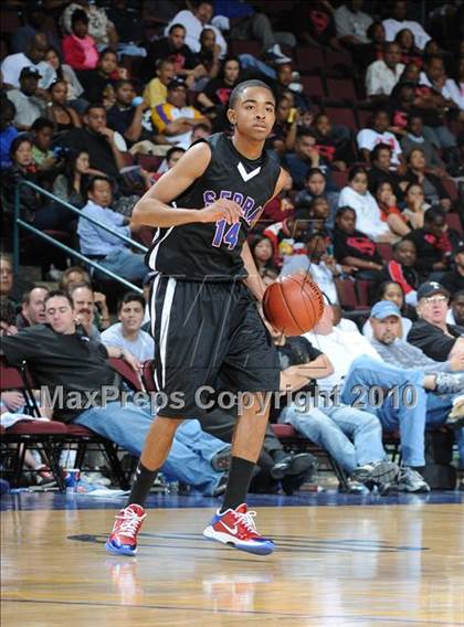 Thumbnail 1 in Bishop O'Dowd vs. Serra (CIF State D3 Final) photogallery.