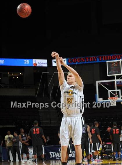 Thumbnail 2 in Bishop O'Dowd vs. Serra (CIF State D3 Final) photogallery.