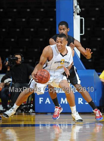 Thumbnail 2 in Bishop O'Dowd vs. Serra (CIF State D3 Final) photogallery.