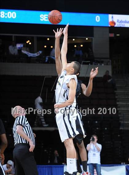 Thumbnail 3 in Bishop O'Dowd vs. Serra (CIF State D3 Final) photogallery.