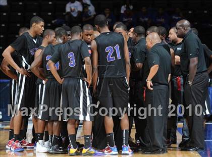 Thumbnail 2 in Bishop O'Dowd vs. Serra (CIF State D3 Final) photogallery.