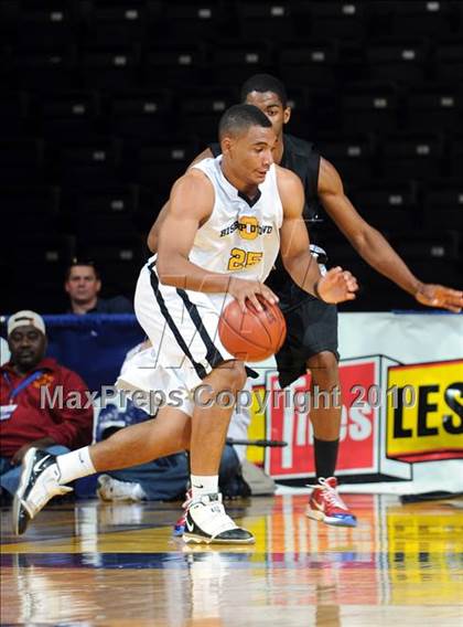 Thumbnail 2 in Bishop O'Dowd vs. Serra (CIF State D3 Final) photogallery.