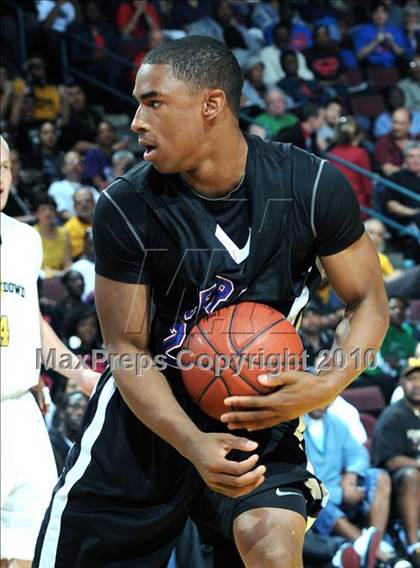 Thumbnail 3 in Bishop O'Dowd vs. Serra (CIF State D3 Final) photogallery.