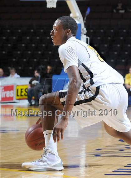 Thumbnail 1 in Bishop O'Dowd vs. Serra (CIF State D3 Final) photogallery.