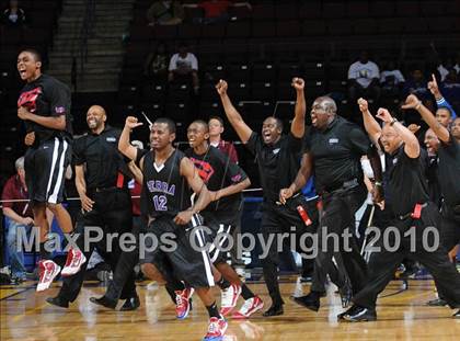 Thumbnail 3 in Bishop O'Dowd vs. Serra (CIF State D3 Final) photogallery.