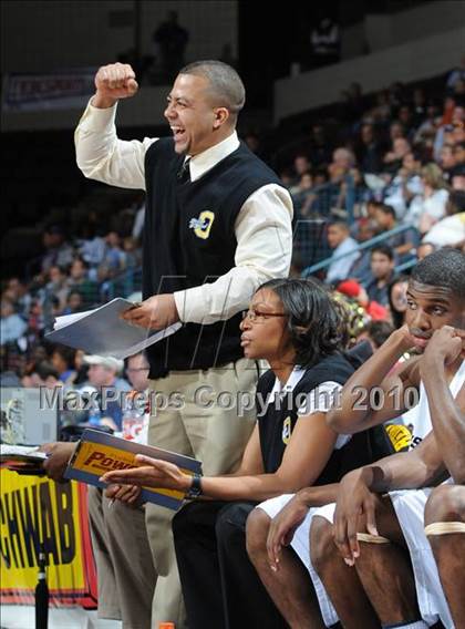 Thumbnail 2 in Bishop O'Dowd vs. Serra (CIF State D3 Final) photogallery.