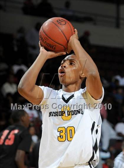 Thumbnail 3 in Bishop O'Dowd vs. Serra (CIF State D3 Final) photogallery.