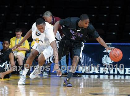 Thumbnail 3 in Bishop O'Dowd vs. Serra (CIF State D3 Final) photogallery.