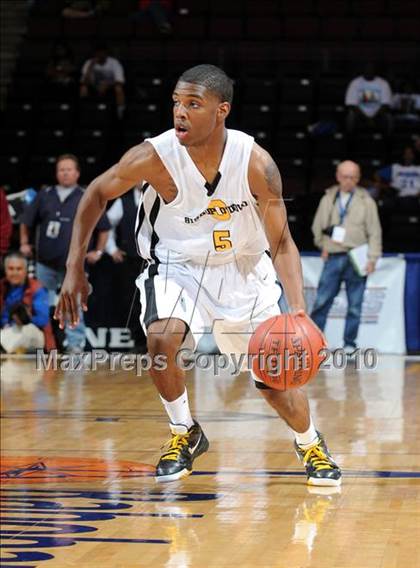 Thumbnail 1 in Bishop O'Dowd vs. Serra (CIF State D3 Final) photogallery.