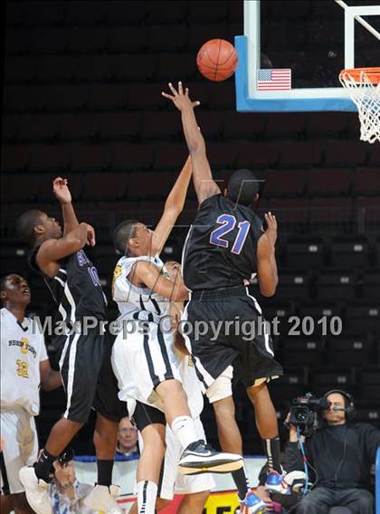 Thumbnail 2 in Bishop O'Dowd vs. Serra (CIF State D3 Final) photogallery.