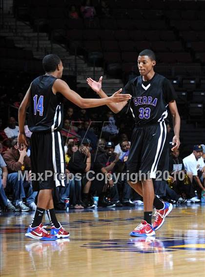 Thumbnail 2 in Bishop O'Dowd vs. Serra (CIF State D3 Final) photogallery.