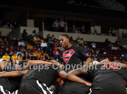 Thumbnail 1 in Bishop O'Dowd vs. Serra (CIF State D3 Final) photogallery.