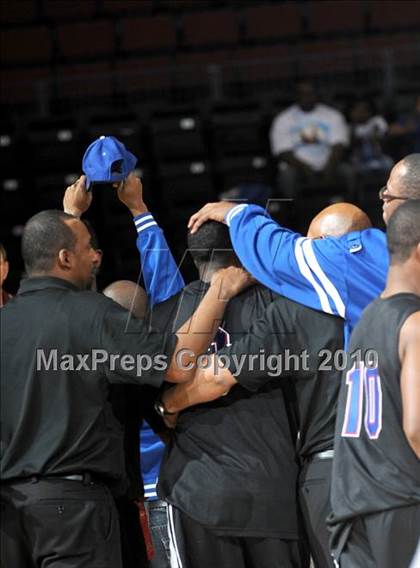 Thumbnail 3 in Bishop O'Dowd vs. Serra (CIF State D3 Final) photogallery.