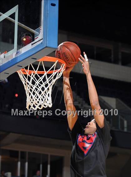 Thumbnail 1 in Bishop O'Dowd vs. Serra (CIF State D3 Final) photogallery.