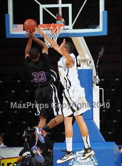 Thumbnail 3 in Bishop O'Dowd vs. Serra (CIF State D3 Final) photogallery.