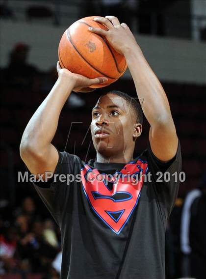 Thumbnail 2 in Bishop O'Dowd vs. Serra (CIF State D3 Final) photogallery.