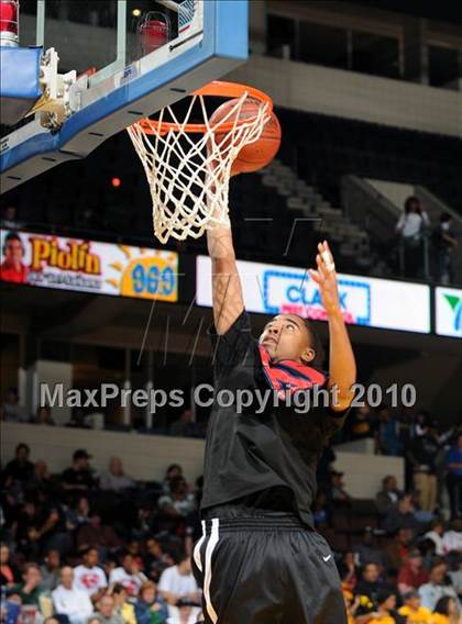 Thumbnail 2 in Bishop O'Dowd vs. Serra (CIF State D3 Final) photogallery.