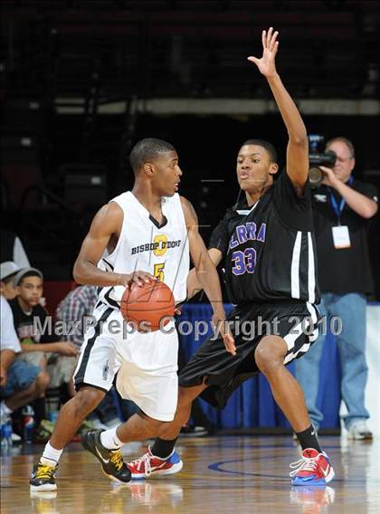 Thumbnail 1 in Bishop O'Dowd vs. Serra (CIF State D3 Final) photogallery.