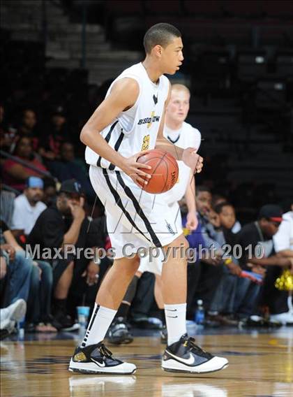 Thumbnail 1 in Bishop O'Dowd vs. Serra (CIF State D3 Final) photogallery.