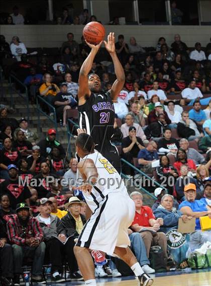 Thumbnail 1 in Bishop O'Dowd vs. Serra (CIF State D3 Final) photogallery.