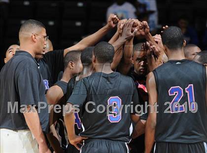 Thumbnail 3 in Bishop O'Dowd vs. Serra (CIF State D3 Final) photogallery.