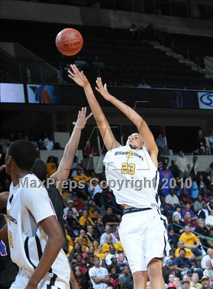 Thumbnail 2 in Bishop O'Dowd vs. Serra (CIF State D3 Final) photogallery.