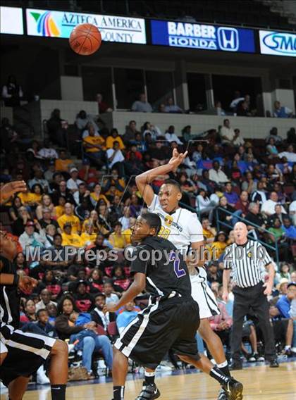 Thumbnail 1 in Bishop O'Dowd vs. Serra (CIF State D3 Final) photogallery.