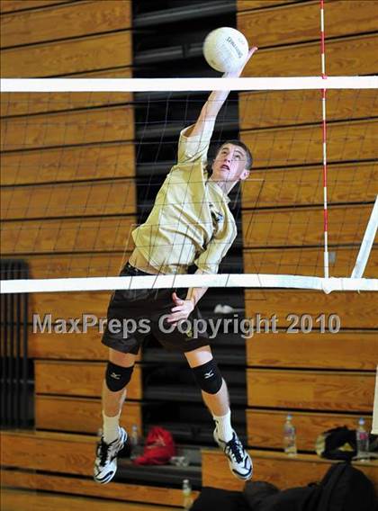 Thumbnail 2 in Montebello vs. St. Francis photogallery.