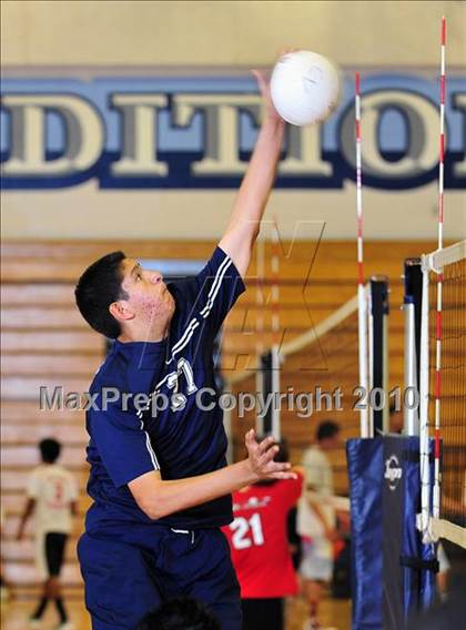 Thumbnail 2 in Montebello vs. St. Francis photogallery.