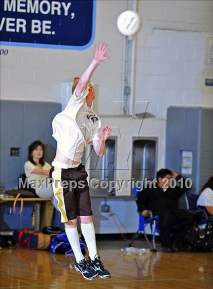 Thumbnail 2 in Montebello vs. St. Francis photogallery.