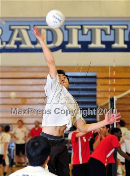 Thumbnail 3 in Montebello vs. St. Francis photogallery.