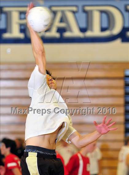 Thumbnail 2 in Montebello vs. St. Francis photogallery.