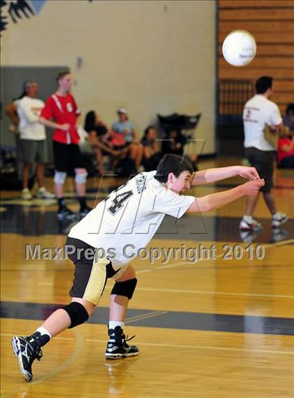 Thumbnail 3 in Montebello vs. St. Francis photogallery.