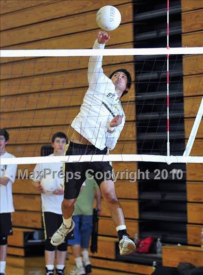 Thumbnail 3 in Montebello vs. St. Francis photogallery.