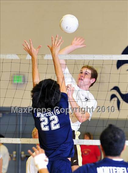 Thumbnail 2 in Montebello vs. St. Francis photogallery.
