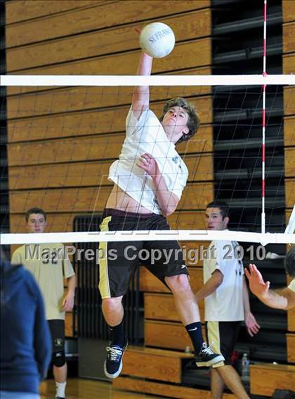 Thumbnail 3 in Montebello vs. St. Francis photogallery.