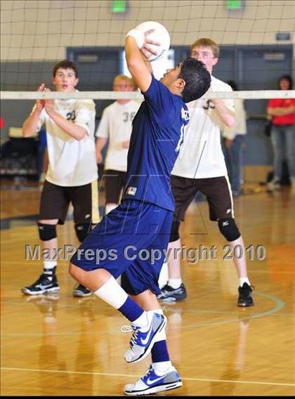 Thumbnail 3 in Montebello vs. St. Francis photogallery.