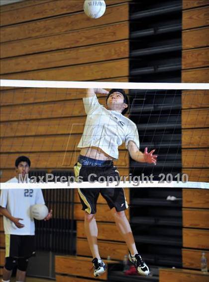 Thumbnail 1 in Montebello vs. St. Francis photogallery.