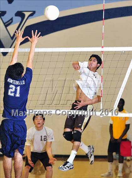 Thumbnail 1 in Montebello vs. St. Francis photogallery.