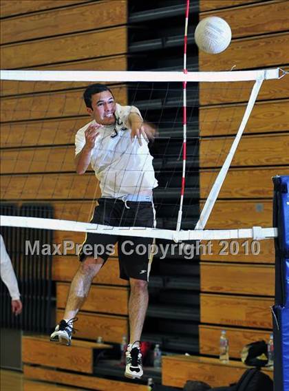 Thumbnail 2 in Montebello vs. St. Francis photogallery.