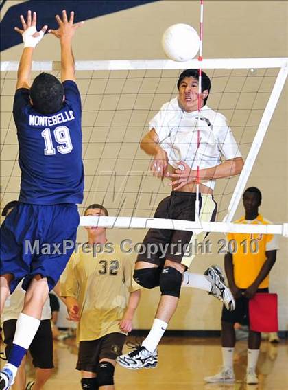 Thumbnail 1 in Montebello vs. St. Francis photogallery.