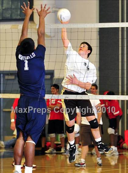 Thumbnail 2 in Montebello vs. St. Francis photogallery.