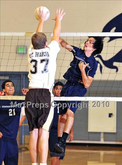 Thumbnail 2 in Montebello vs. St. Francis photogallery.