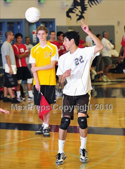 Thumbnail 3 in Montebello vs. St. Francis photogallery.