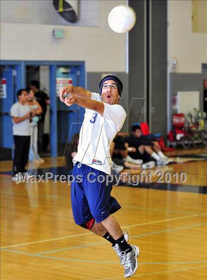Thumbnail 1 in Montebello vs. St. Francis photogallery.