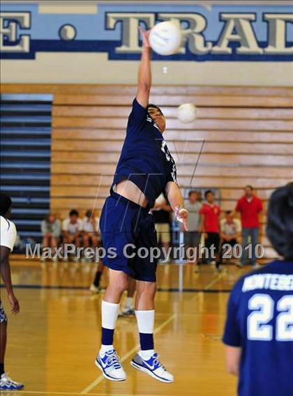 Thumbnail 2 in Montebello vs. St. Francis photogallery.